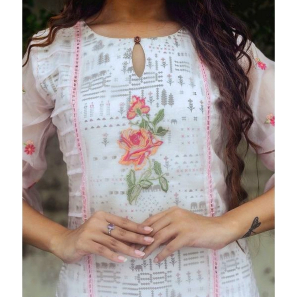 PastPastel pink embroidered kurta crafted in organza fabric with cotton lining. - Picture 3 of 4